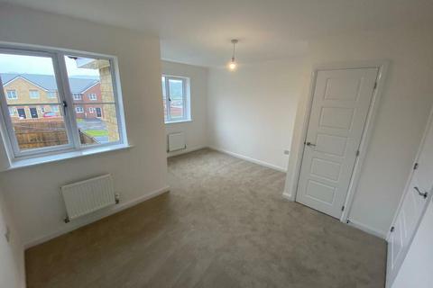 2 bedroom semi-detached house to rent, Smiths Drive, Pentrechwyth, Swansea