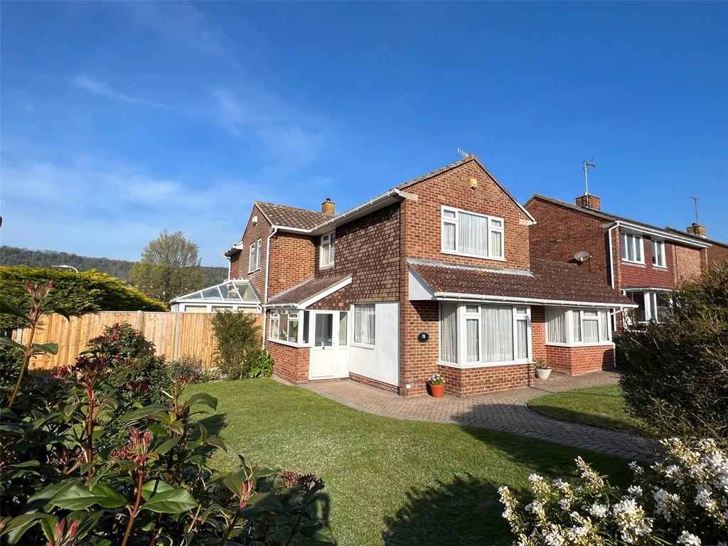 Glendale Avenue, Old Town, Eastbourne, BN21 4 bed detached house for