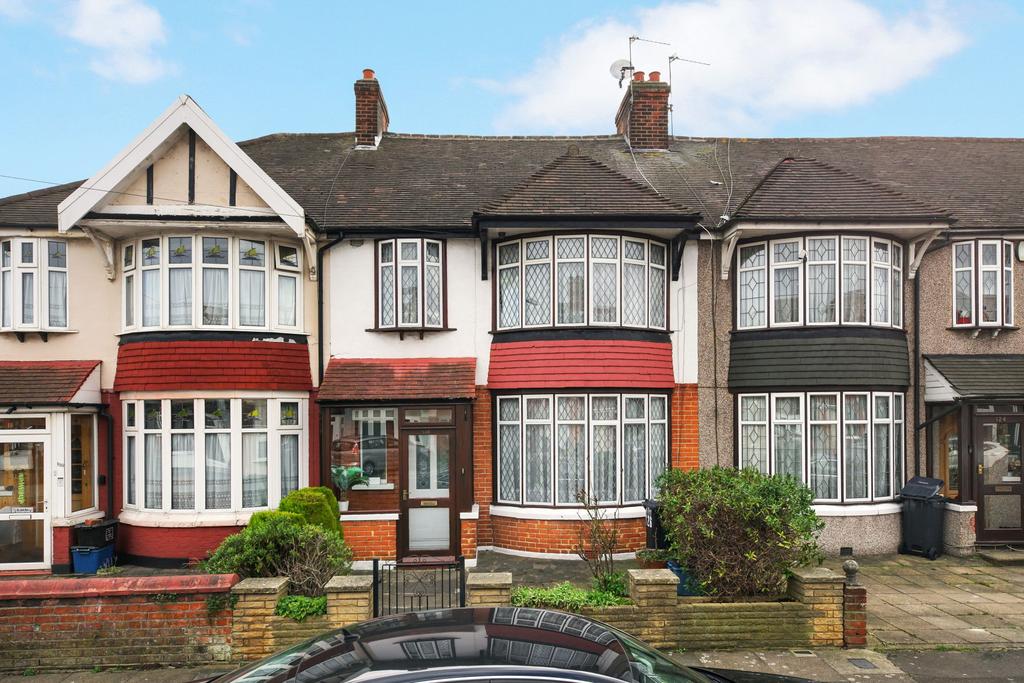 Ashburton Avenue, Ilford, IG3 3 bed terraced house £550,000