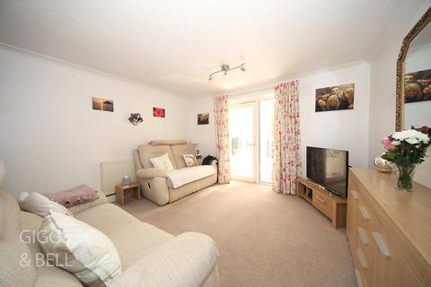 1 Lesbury Close, Luton, LU2 9UP