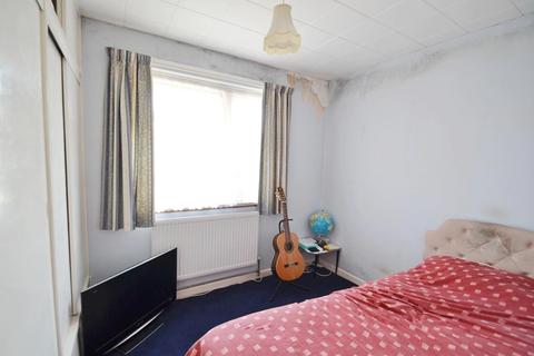 25 Porter Road, Poole, BH17 7AN