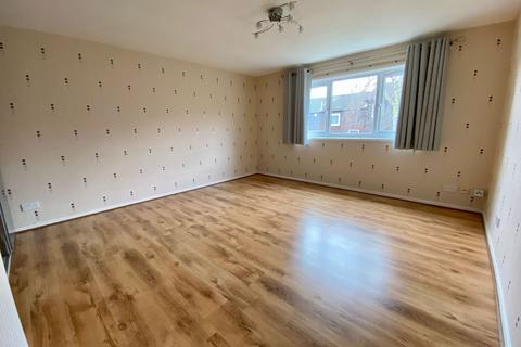 2 bedroom flat to rent, South Holme Court, Thorplands, Northampton NN3 8AL