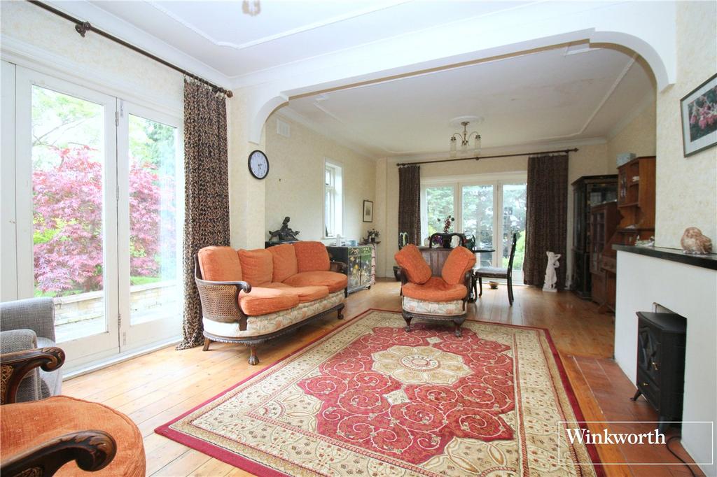 Potters Lane, Borehamwood... 2 bed bungalow £800,000