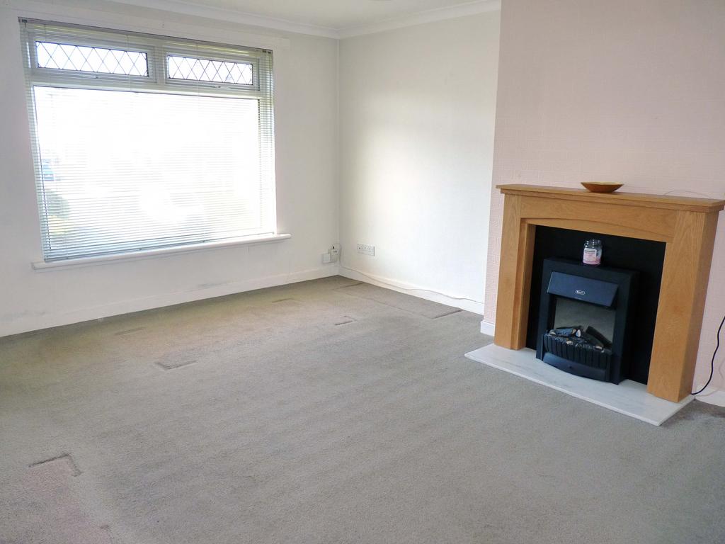 Elphinstone Crescent, East Kilbride G75 2 bed end of terrace house £