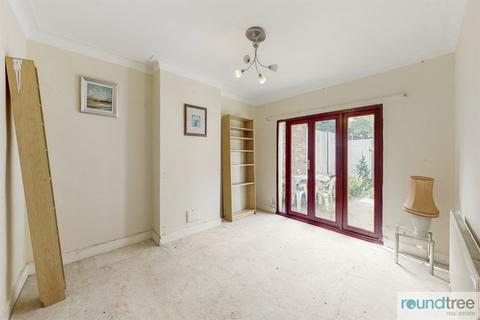 8 bedroom house for sale - Whitchurch Gardens, Edgware HA8