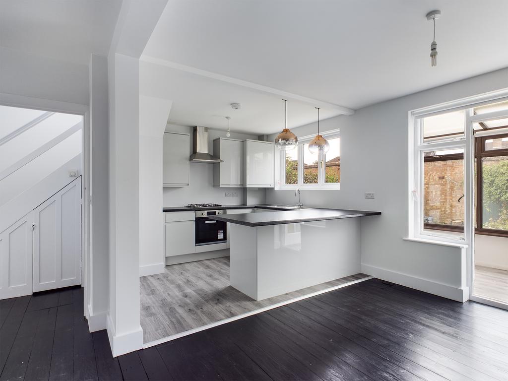 Chinnor Crescent, Greenford, UB6 3 bed house £1,700 pcm (£392 pw)