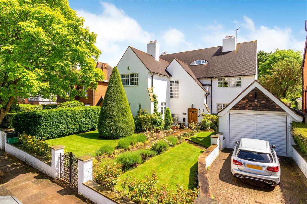 Garden Road, Bromley, Kent, BR1 6 bed detached house
