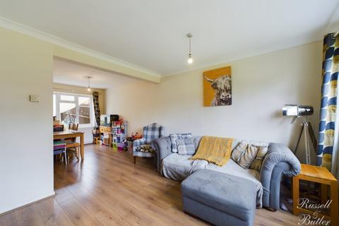 3 bedroom terraced house to rent, Ottersbrook, Buckingham, MK18 7EB