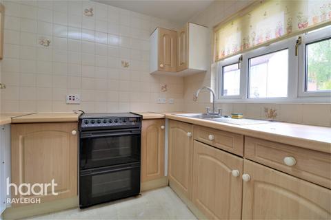 2 bedroom bungalow for sale - Hilltop Close, Rayleigh