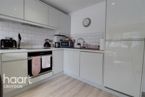 1 bedroom flat to rent, Lodge Road, CR0