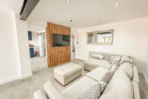 25 Hawkwell Road, Hockley, SS5 4DD