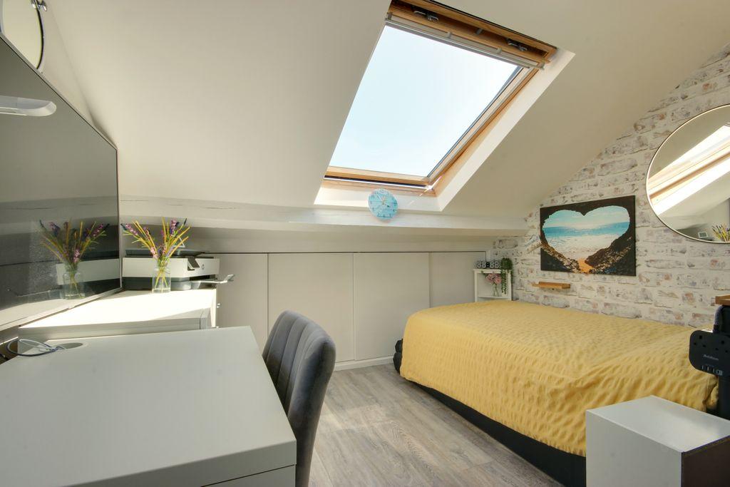 Bedroom 1 (Double)