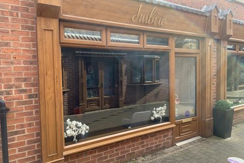 Retail property (high street) to rent - Former Salon To let - Loughborough LE11