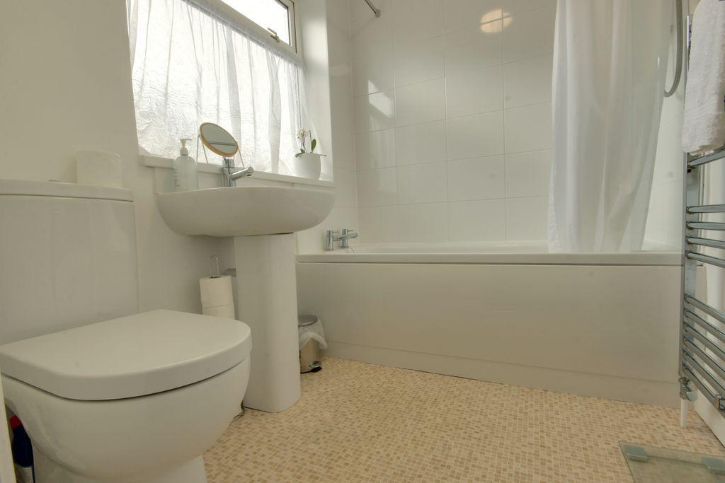 Bathroom (Bathroom)
