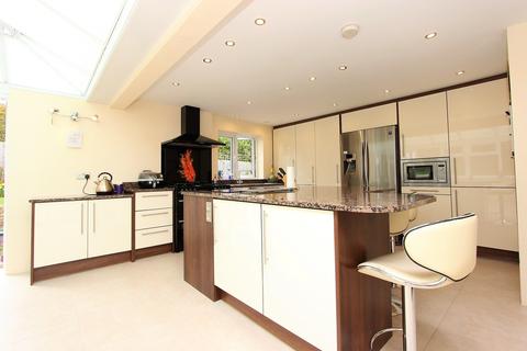 6 Walnut Tree Close, Banstead, SM7 1QT