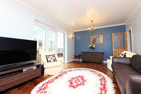 6 Walnut Tree Close, Banstead, SM7 1QT