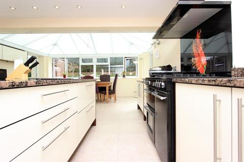 6 Walnut Tree Close, Banstead, SM7 1QT