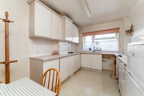 Flat 6, 21 Aldersbrook Road, London, E12 5HH