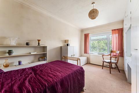Flat 6, 21 Aldersbrook Road, London, E12 5HH