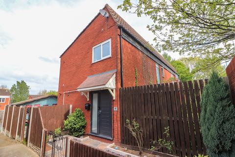 40 Calder, Wilnecote, Tamworth, B77 4BS