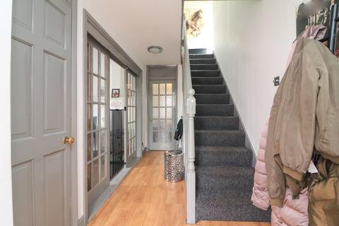 40 Calder, Wilnecote, Tamworth, B77 4BS