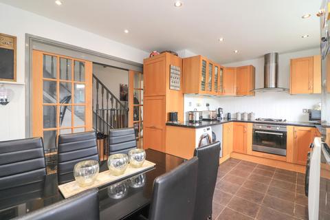 40 Calder, Wilnecote, Tamworth, B77 4BS