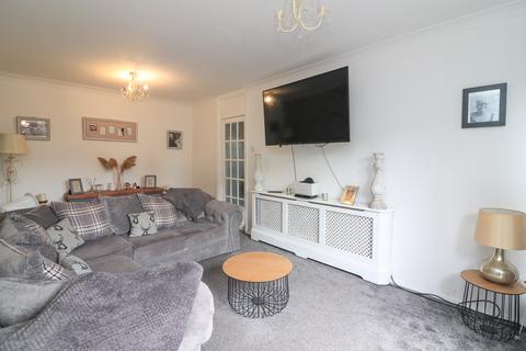40 Calder, Wilnecote, Tamworth, B77 4BS
