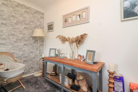 40 Calder, Wilnecote, Tamworth, B77 4BS