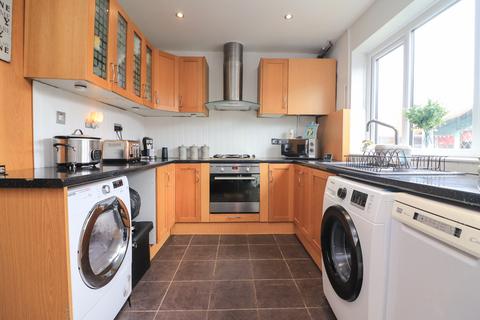 40 Calder, Wilnecote, Tamworth, B77 4BS