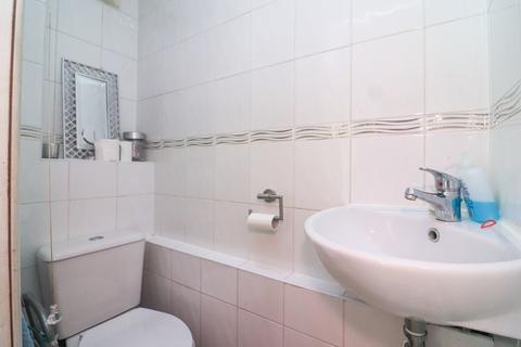 40 Calder, Wilnecote, Tamworth, B77 4BS