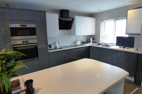 5 Dyson Close, Farnworth, Bolton, BL4 9EU
