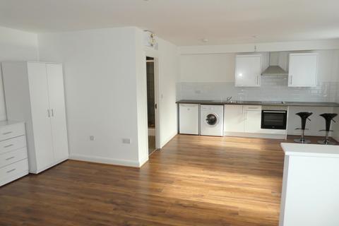 Studio to rent, Stockport Road, Manchester