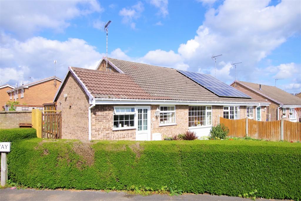 Lambert Road, Uttoxeter 2 bed semidetached bungalow £230,000