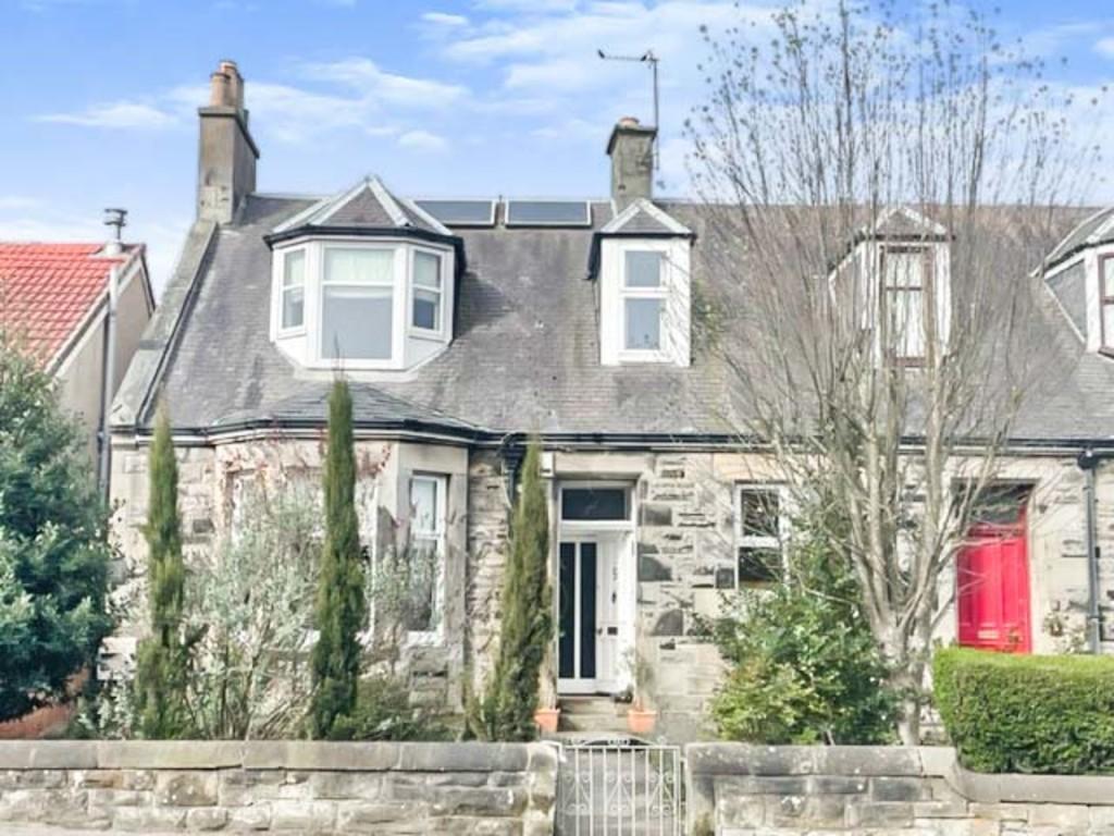 Station Road, Lochgelly 4 bed semidetached house £240,000