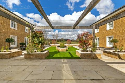 15 Connaught Square, Winchester, SO22 5QQ