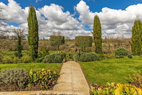 15 Connaught Square, Winchester, SO22 5QQ