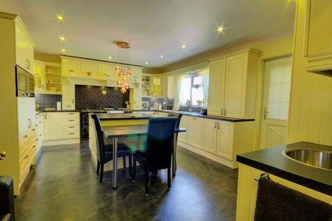 7 bedroom detached house for sale - Button - Ben Guest House, Stenness