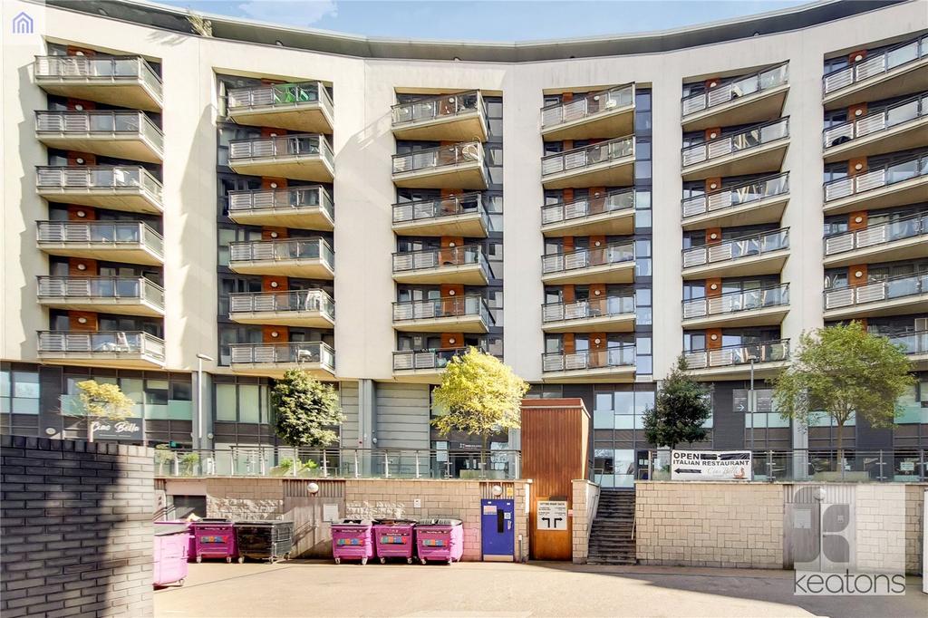 Palmers Road, Bethnal Green, London, E2 1 bed flat to rent £1,850 pcm