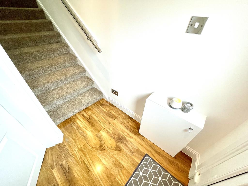 Faskine Avenue, Airdrie ML6 2 bed semidetached house £145,000