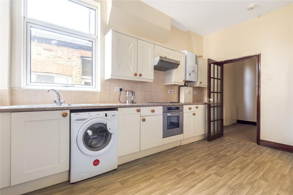 Fox Lane, Palmers Green, London, N13 2 bed flat - £1,450 pcm (£335 pw)