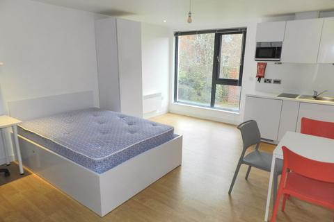 1 bedroom ground floor flat to rent, The Pavillions, St Michaels Lane, Headingley