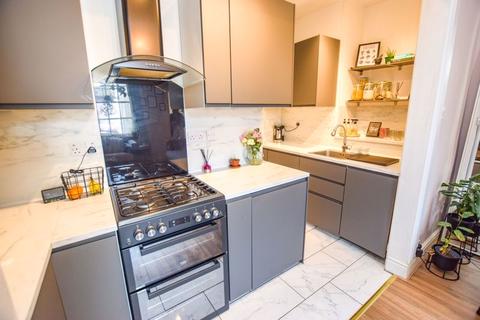 Flat 2, 10 Oxford Road, Exeter, EX4 6QU