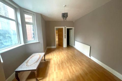 3 bedroom end of terrace house for sale - Ashburnham Road, Luton, Bedfordshire, LU1 1JW