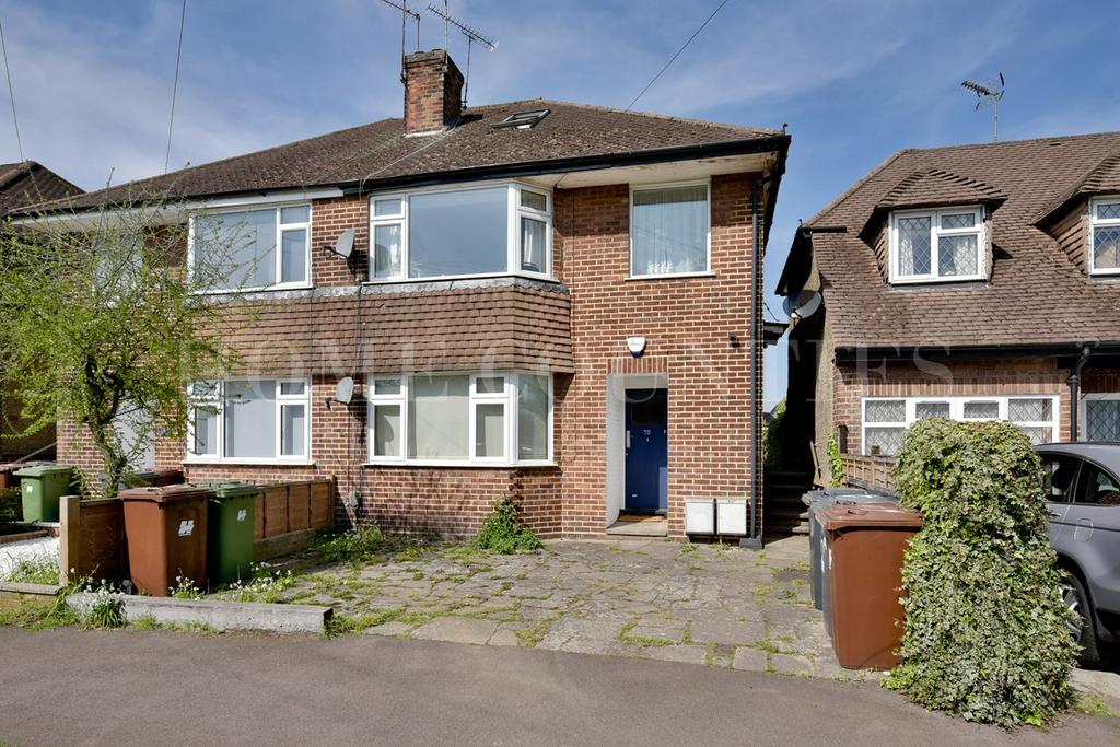 Strafford Gate, Potters Bar, EN6 2 bed £435,000