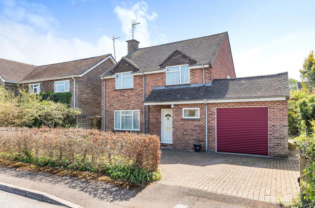 Curtis Road, Shrivenham, SN6 3 bed detached house for sale £450,000