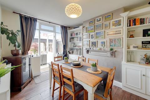 68 Mayfield Gardens, London, W7 3RH
