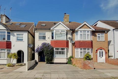 68 Mayfield Gardens, London, W7 3RH