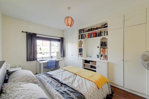 68 Mayfield Gardens, London, W7 3RH