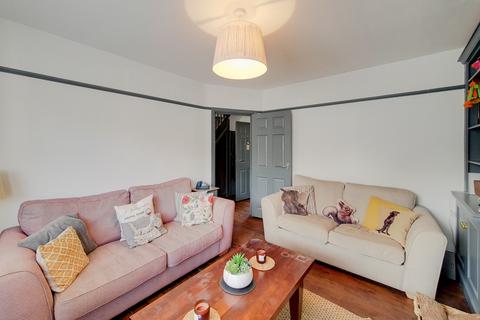 68 Mayfield Gardens, London, W7 3RH