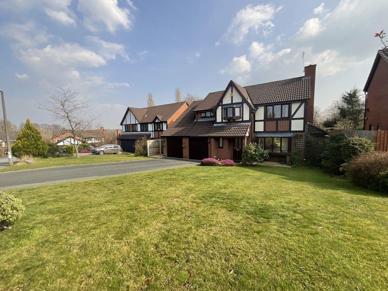 Millfield Drive, Market Drayton 4 bed detached house £500,000